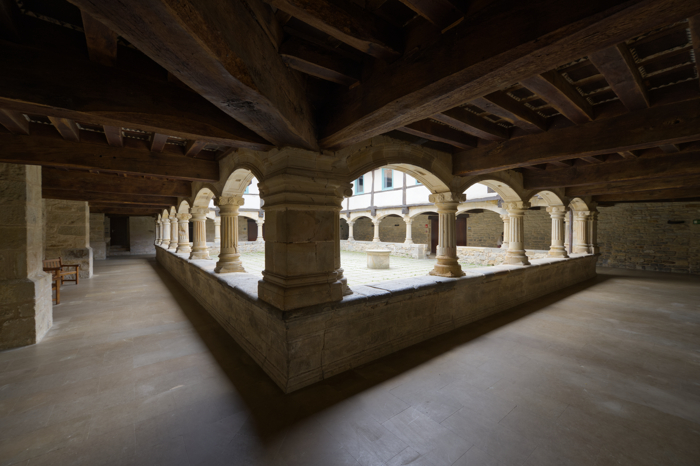 Claustro del monasterio de Barría